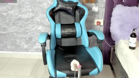 Lili online show from January 19, 9:02 pm