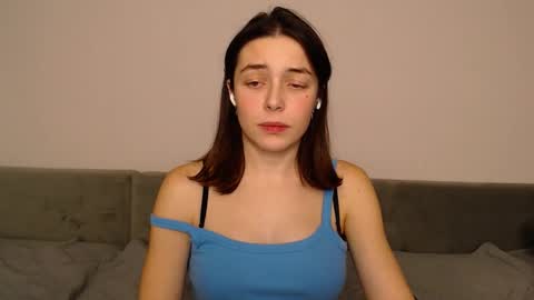 Mia   Im online every day 1530 PM in New York  2030 PM in London online show from December 18, 10:03 pm