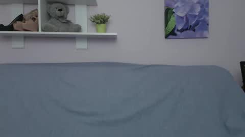 Kate online show from February 8, 9:02 am