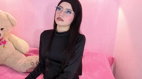 Ari online show from April 7, 7:05 pm