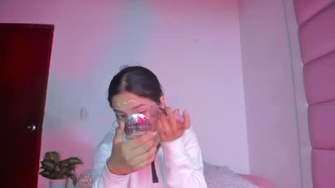 littlee_emma_ online show from October 1, 3:11 am