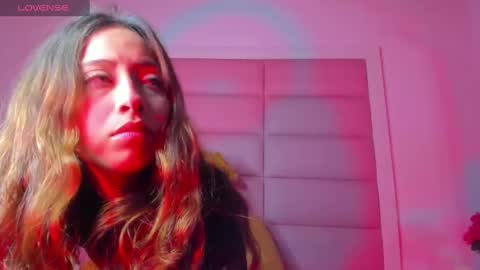 littlee_emma_ online show from February 26, 3:14 am