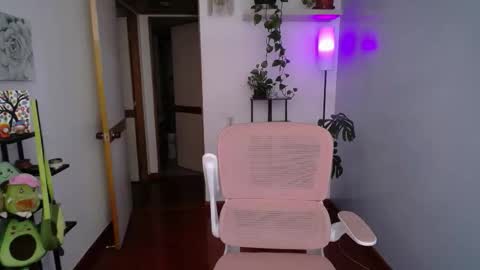 Laksmi online show from February 4, 10:02 pm