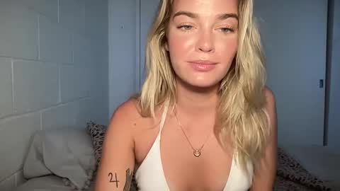 Marciabrady online show from March 3, 7:46 pm