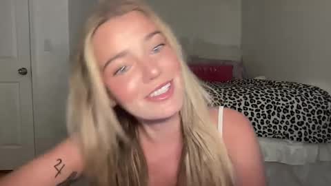 Marciabrady online show from September 17, 8:29 pm