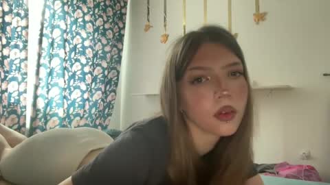littleprincess3000 online show from July 13, 1:34 pm