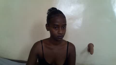 littlesandie online show from March 11, 4:41 am