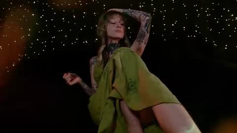 Niki  free tg channel with some photos gifs and info about streams  online show from March 13, 7:37 pm