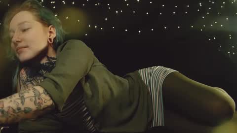 Niki  free tg channel with some photos gifs and info about streams  online show from December 15, 2:00 pm