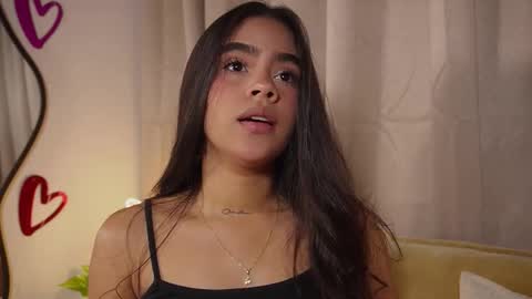 littletammy_ online show from February 1, 4:06 pm