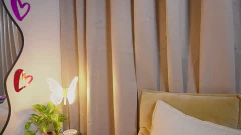 littletammy_ online show from January 18, 6:04 pm