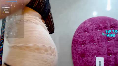 Litzy online show from October 24, 4:47 pm