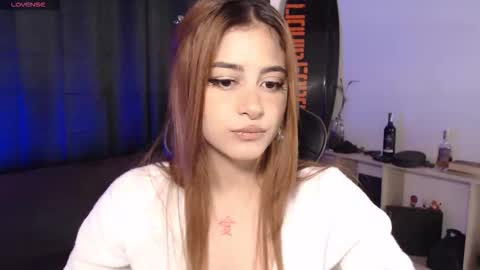 Elizabeth online show from November 8, 9:09 pm