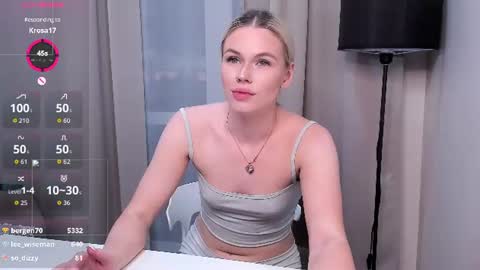 lizz or lisa online show from June 20, 7:39 pm