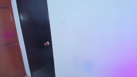 Lizz  online show from February 25, 5:08 pm