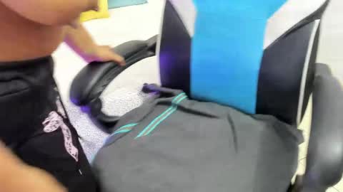 lizzie_williamss online show from April 26, 3:04 am