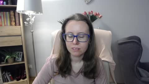 Lizzy online show from March 25, 5:44 am