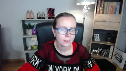 Lizzy online show from November 3, 5:22 am