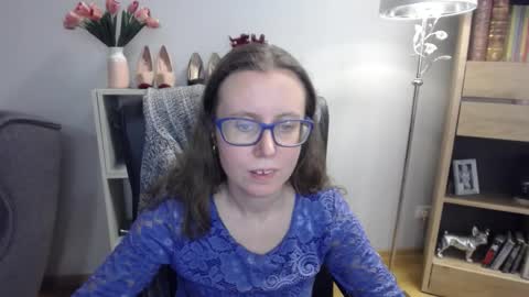 Lizzy online show from December 3, 6:05 am