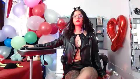 lola_fiery online show from February 7, 8:53 pm