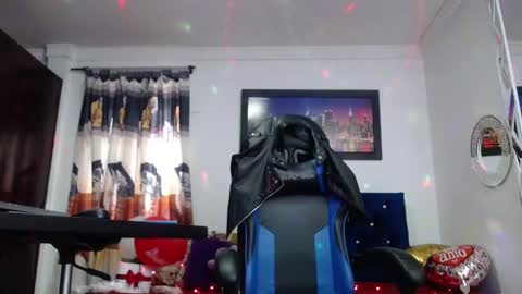 lola_fiery online show from March 11, 12:28 pm