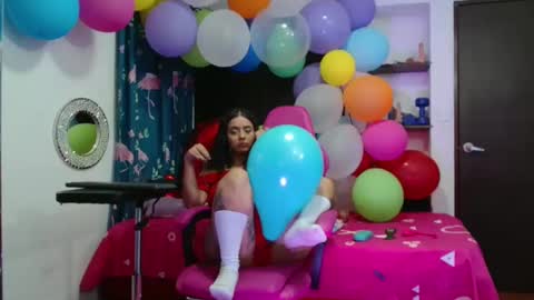 lola_fiery online show from September 16, 11:02 pm