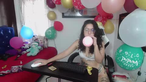 lola_fiery online show from December 4, 7:45 pm