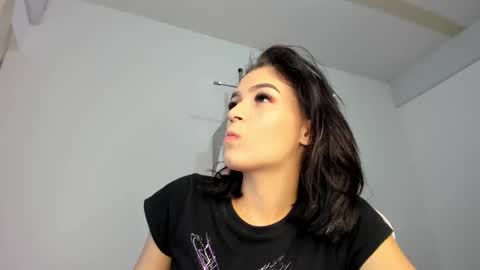 Lola Kamila online show from January 20, 10:15 pm