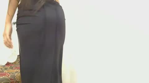 lolaa online show from February 21, 9:23 am