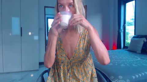 Lola online show from March 14, 11:50 pm