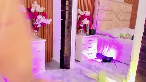 Lola Angel online show from February 27, 7:57 pm