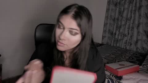 lolaasmith_21 online show from January 11, 11:02 pm