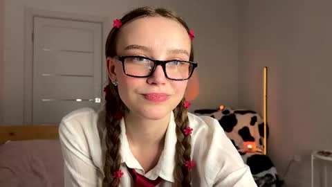 lolaatate online show from March 7, 2:46 pm