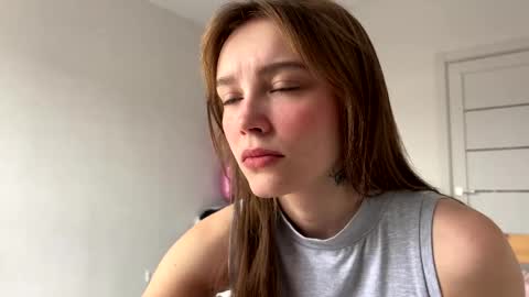 lolaatate online show from March 30, 5:51 am