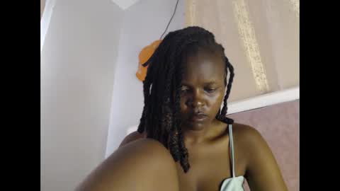 lolamia7 online show from November 16, 4:58 am