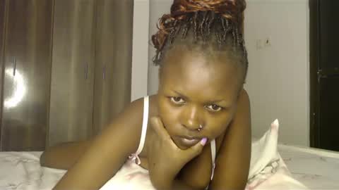 lolamia7 online show from February 27, 12:45 pm