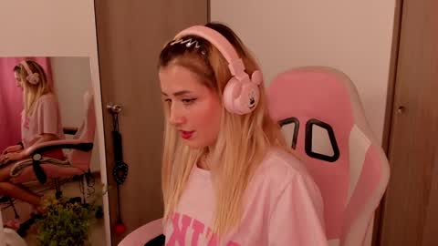 Lolly  online show from February 25, 3:42 am