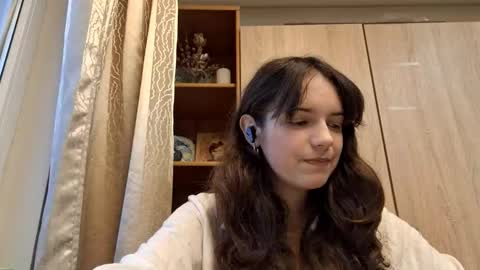 Kelly u can call Kelik online show from December 17, 8:29 am