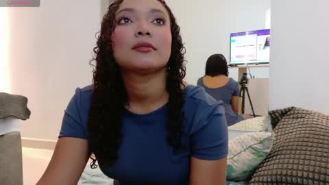 Loraine Rios online show from April 9, 5:10 am