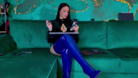 Miss online show from January 23, 4:38 pm