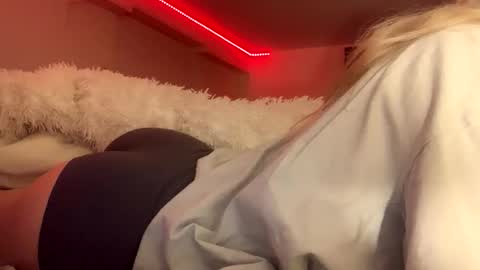 Lora online show from November 20, 8:54 pm