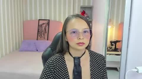 lorelaigiven online show from February 28, 12:20 pm