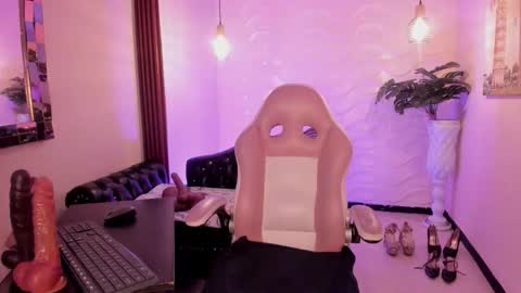 lorena online show from December 5, 11:00 am