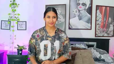 loretahorny online show from February 25, 3:10 pm