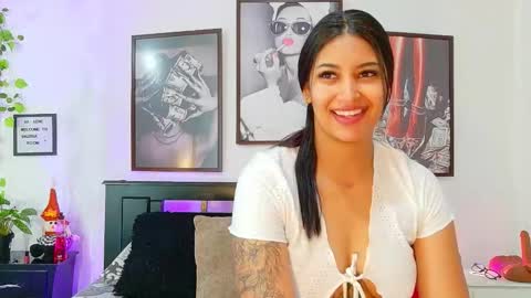 loretahorny online show from February 16, 1:11 pm