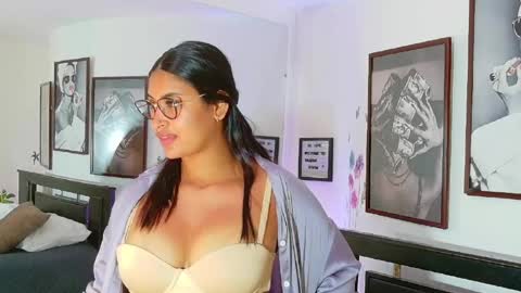 loretahorny online show from April 6, 1:01 pm