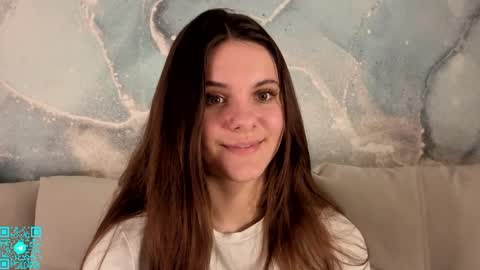 Chloe for Fan BlackHole online show from April 20, 6:11 pm