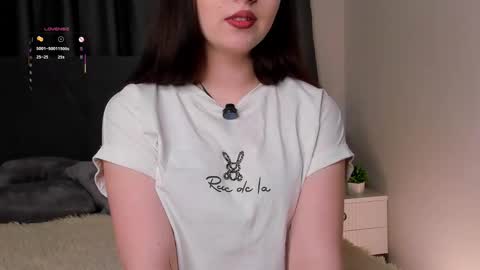 Mia online show from October 27, 1:17 pm