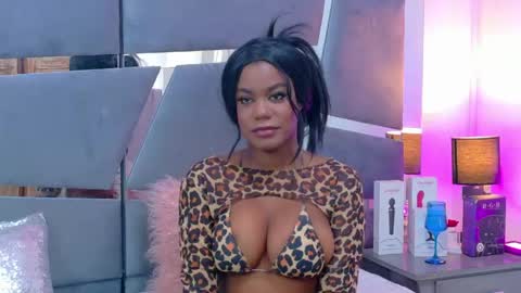 lorraine_johnson online show from February 28, 6:40 pm