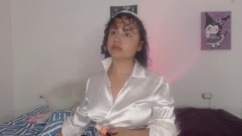 lou_cuteee online show from February 23, 3:29 am